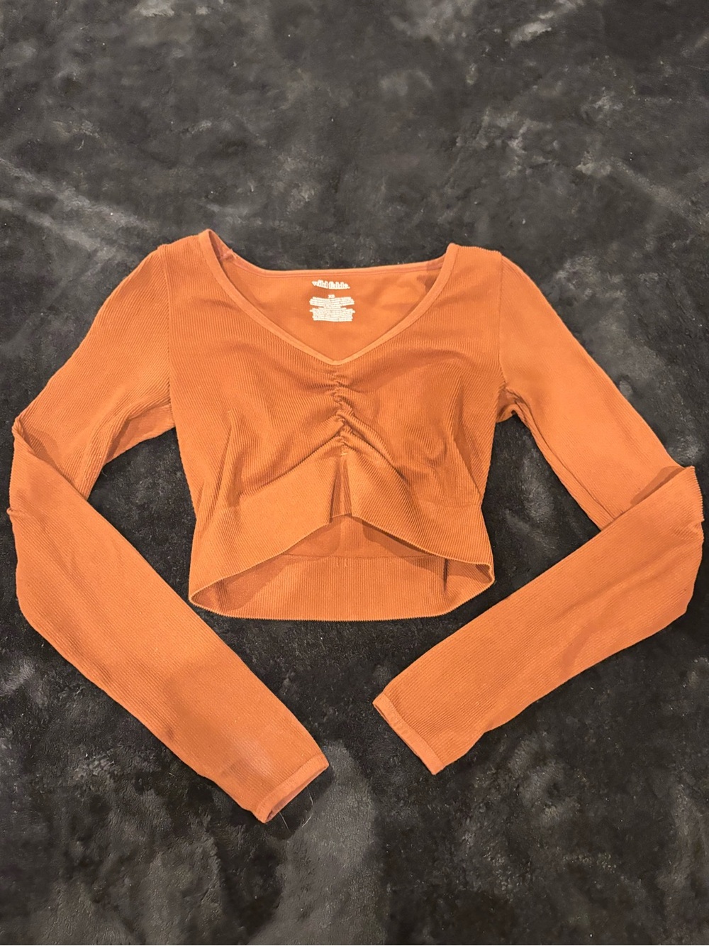 wild fable brown Ruched V-Neck Long Sleeve Crop Top